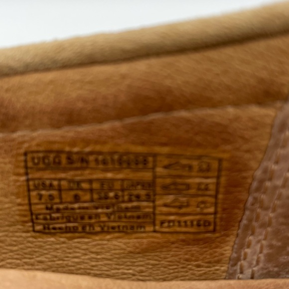 UGG Suede Loafers Size 7.5 - Picture 8 of 8